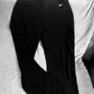 womens size 4-6 nike workout pants